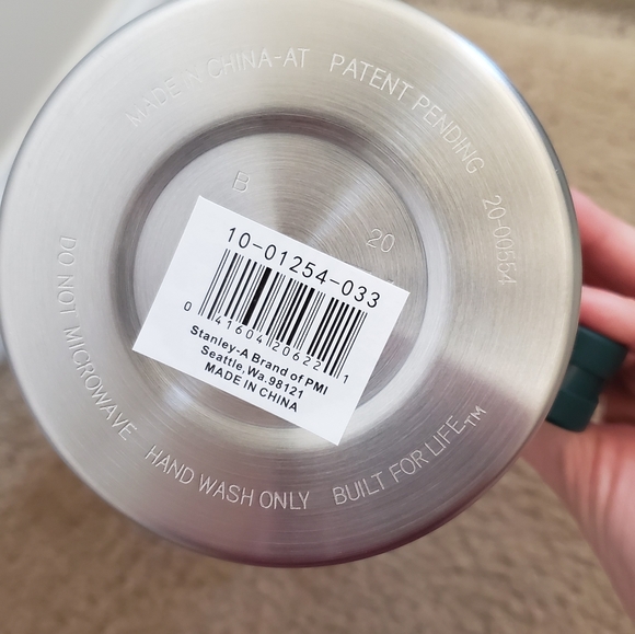 Stanley Green Thermos (1L) - Picture 3 of 5